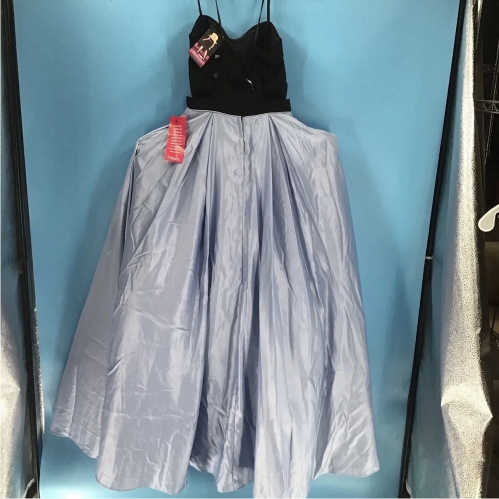 Elegant Black and Blue

BLONDIE NIGHTS Strapless Dress Size-5 PROM Teen